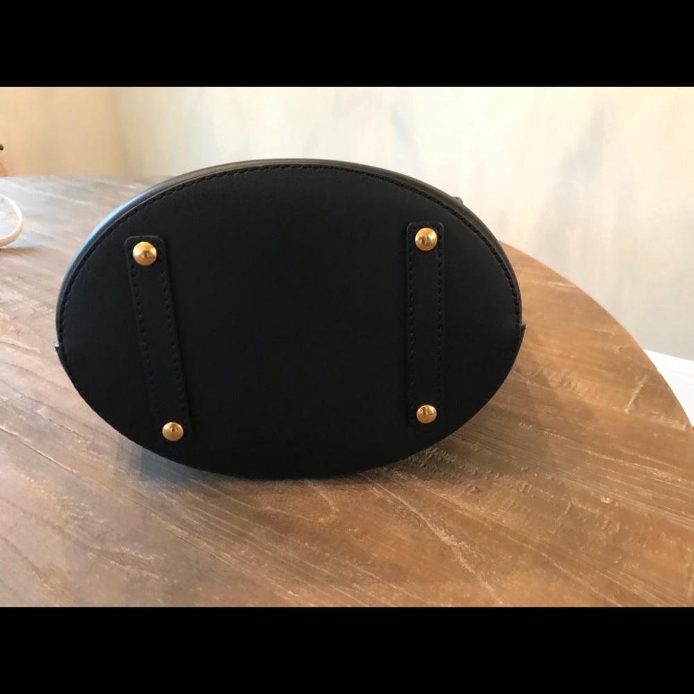 Burberry large leather bucket bag - Picture 11 of 11